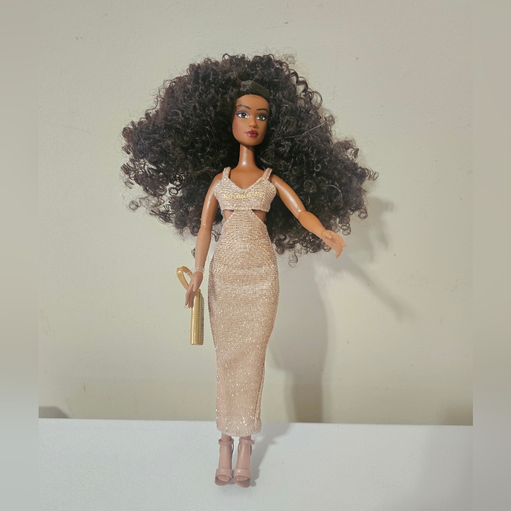 NaturalistasNaturalistas 11-inch Dayna Fashion Doll